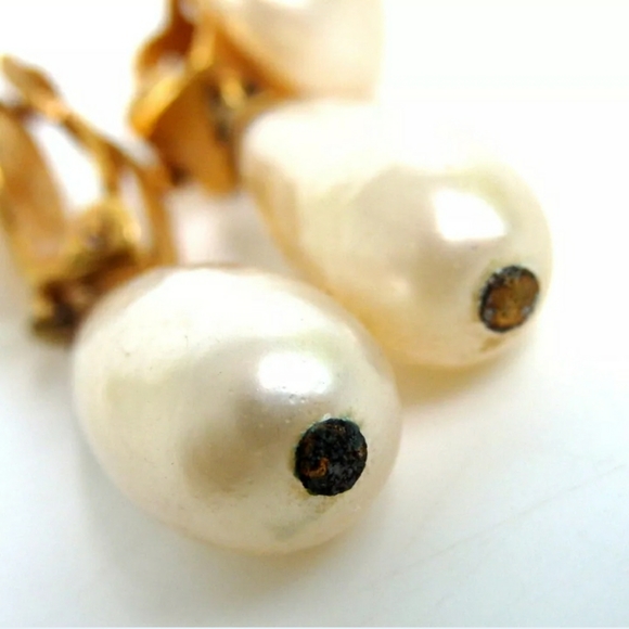 AUTHENTIC CHANEL 93P FAKE PEARLE CC EARRING - Picture 5 of 9